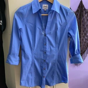 express essential fitted button up